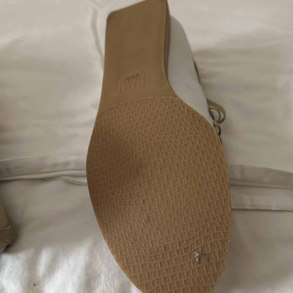 Shoes - Picture 8 of 9